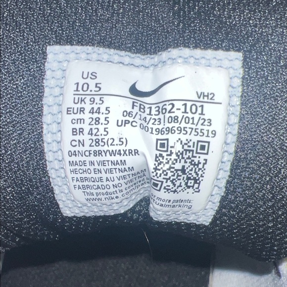 Nike Force Men's White, Gray and Black Low-Top Sneakers - Picture 6 of 7